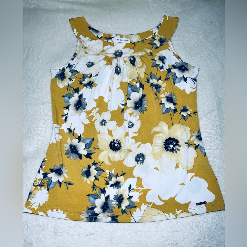 Calvin Klein Yellow and White‎ Sleeveless Tan Floral Blouse